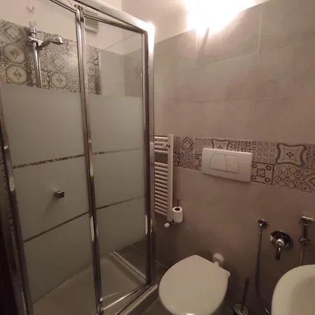 All'archetto Del Terz'ordine Gasthuis